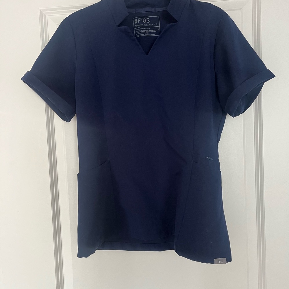 Figs Women’s Navy Inala Slim Scrub Top